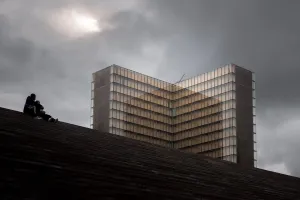 Le Sixième
